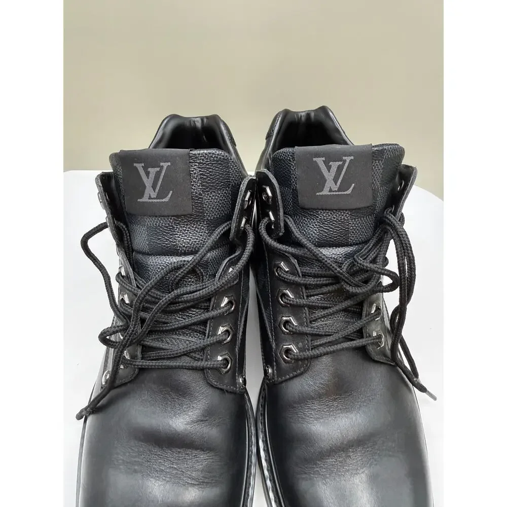 Louis Vuitton Oberkampf ankle boots black leather Mens SZ 7 embossed 